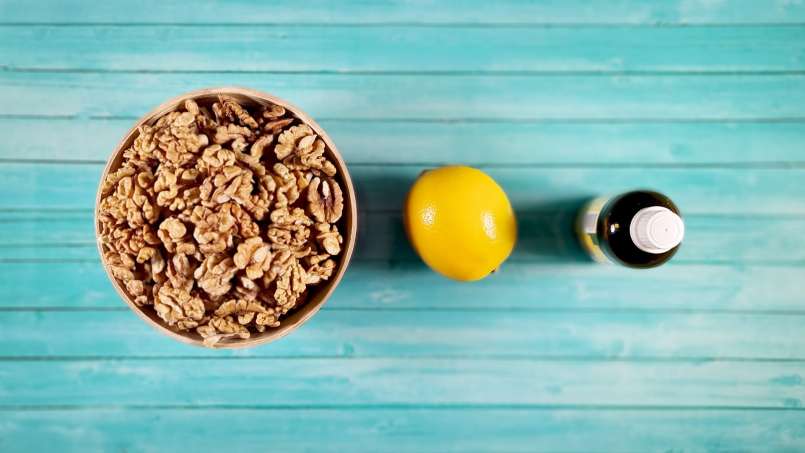 Med s vlašskými ořechy, citronem a propolisem pro imunitu, foto 3