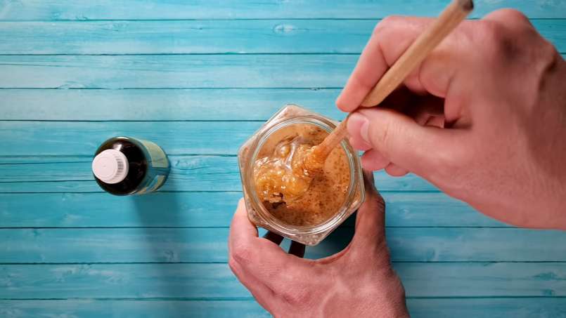 Med s vlašskými ořechy, citronem a propolisem pro imunitu, foto 11